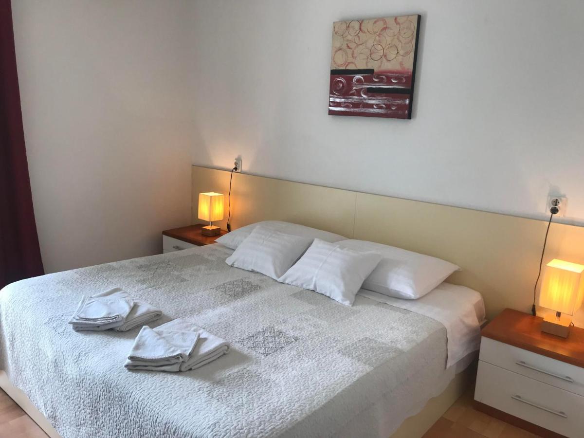 Spacious Bedroom For Two With Pool View - Pansion Hajduk Korčula Exteriér fotografie